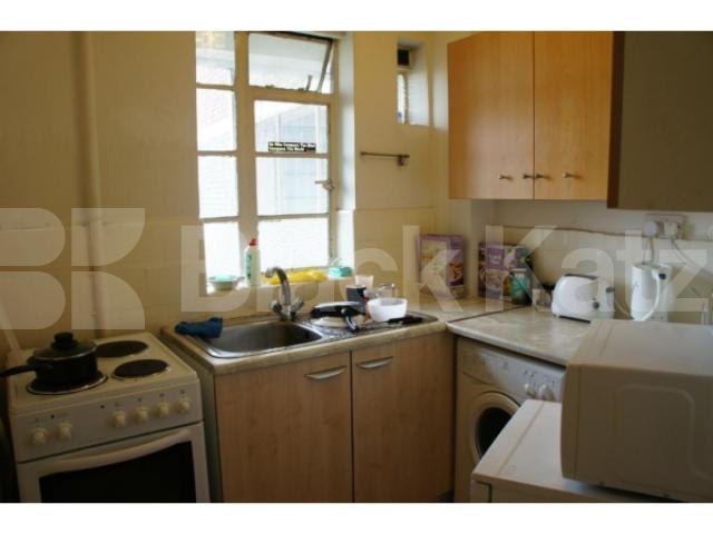 			NEW INSTRUCTION, 1 Bedroom, 1 bath, 1 reception Flat			 Nightingale Lane, Clapham South